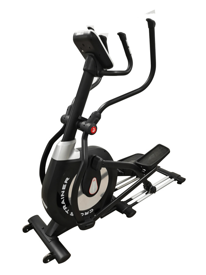 Professional fitnes uskunalari, shu jumladan elektron displeyli elliptik trener.