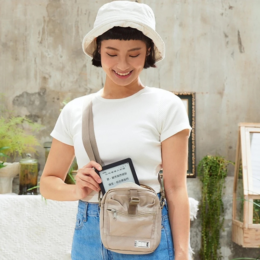 Электронная книга KOBO Clara 2E 6 дюймов N506, 300PPI, экран E Ink Carta1200, ComfortLight PRO, возможность прослушивания аудиокниг, разрешение 1072x1448, 16 ГБ памяти.