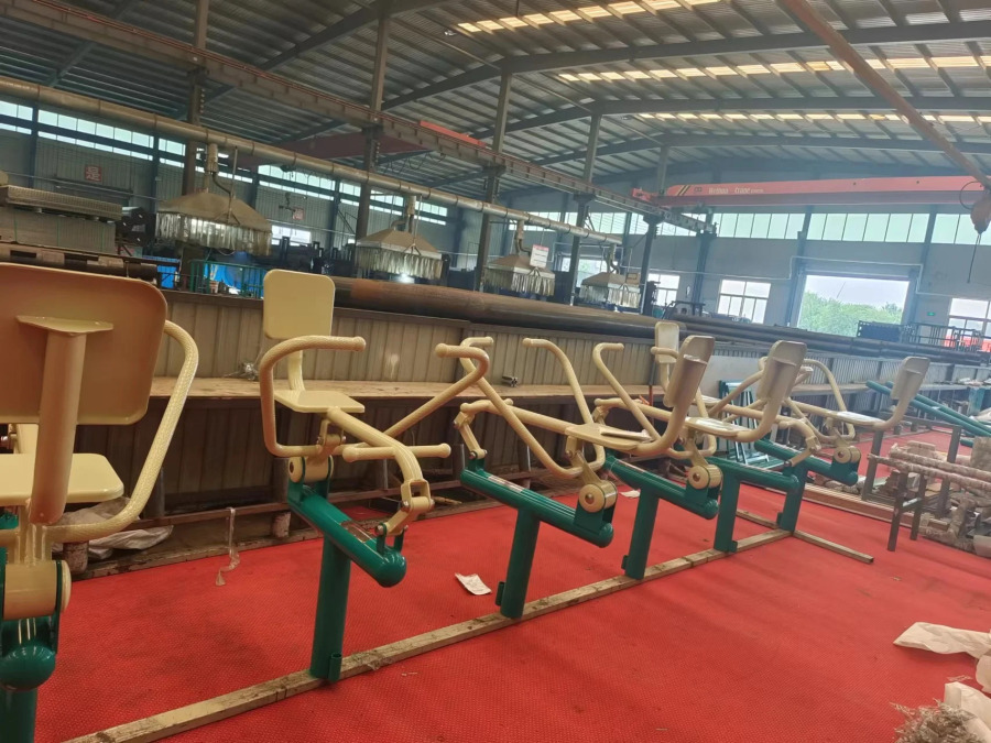 Fitnes va velosipedda mashq qilish uchun professional uskunalar