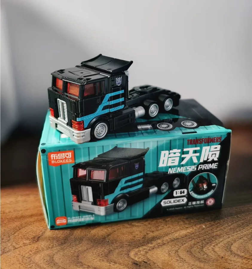 Blokees o'zgartirilishi mumkin bo'lgan o'yinchoq mavjud: Megatron Nemesis Prime Posable modeli kolleksion figurali sovg'a