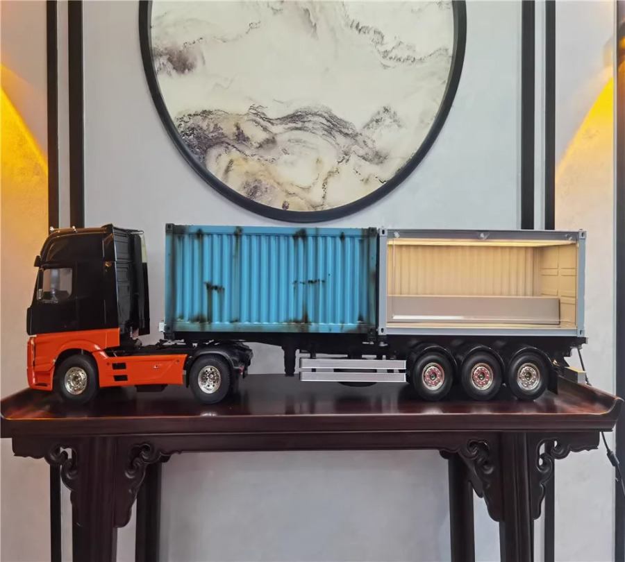 Simulyatsiya tashish konteyneri 20 fut 1:14 katta yuk mashinasi o'yinchoq avtomobil modeli LED yorug'likli shaffof displeyli Pop-Mart o'yinchoq figurali qo'g'irchoq